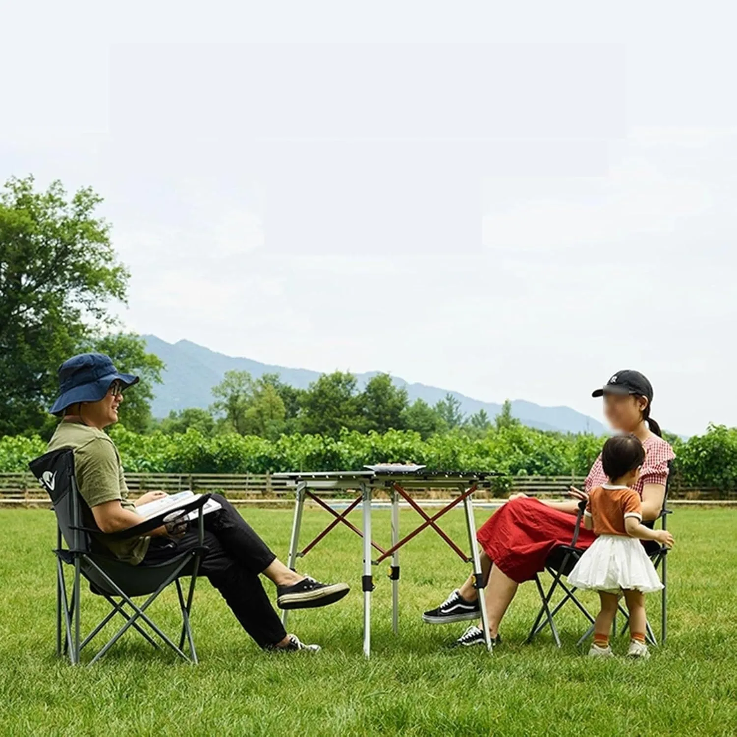 2-6 Person Stretchable Camping Table, Roll-Up Lightweight Picnic Table with Aluminum Tabletop & Carrying Bag, Portable Outdoor Folding Table for Hiking, Backpacking & Fishing (White)(Brown)