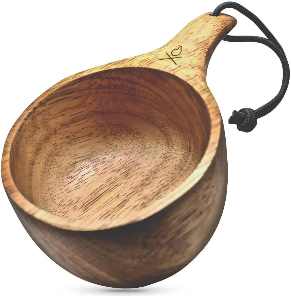 überleben Dursten Lore Kuksa Wooden Mug – Handcarved 12oz Wooden Cup, Lightweight Camping Bowl and Hiking Coffee Mug, Traditional Nordic Bushcraft Gear with Lanyard and Carabiner