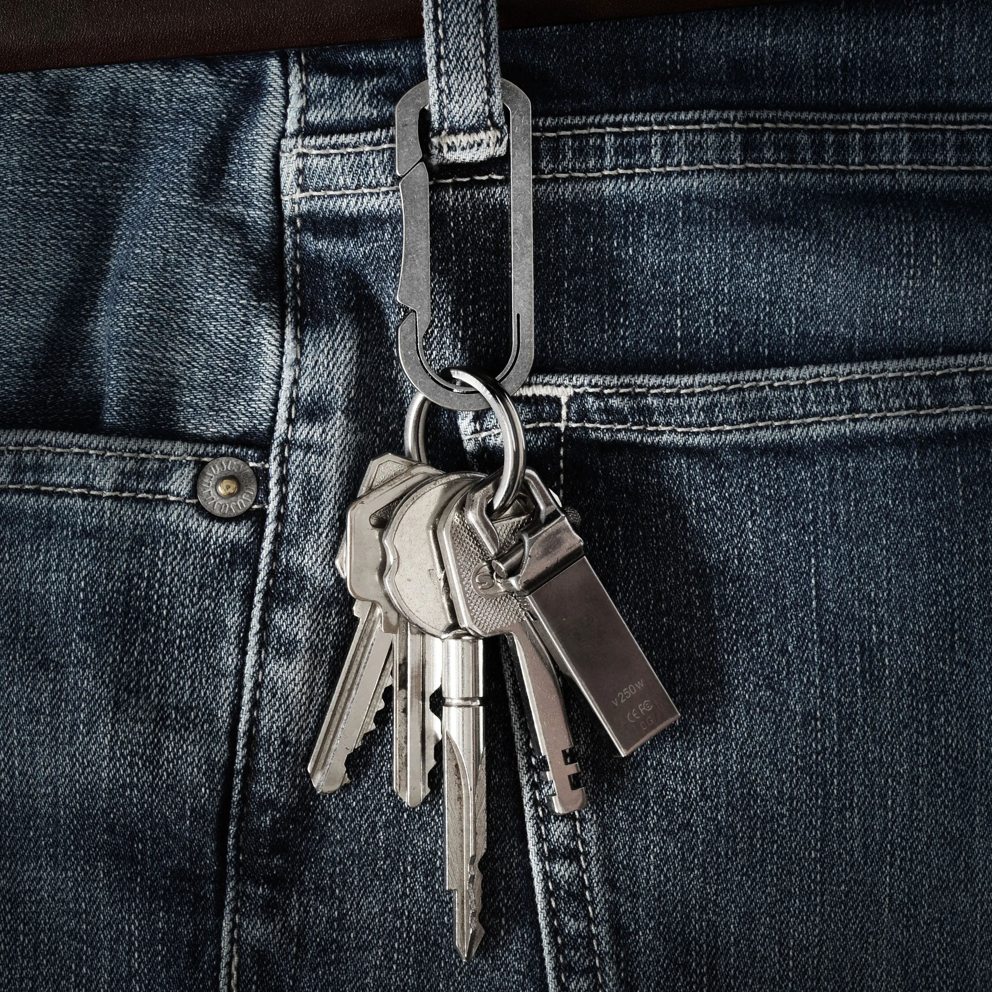 C11 Carabiner