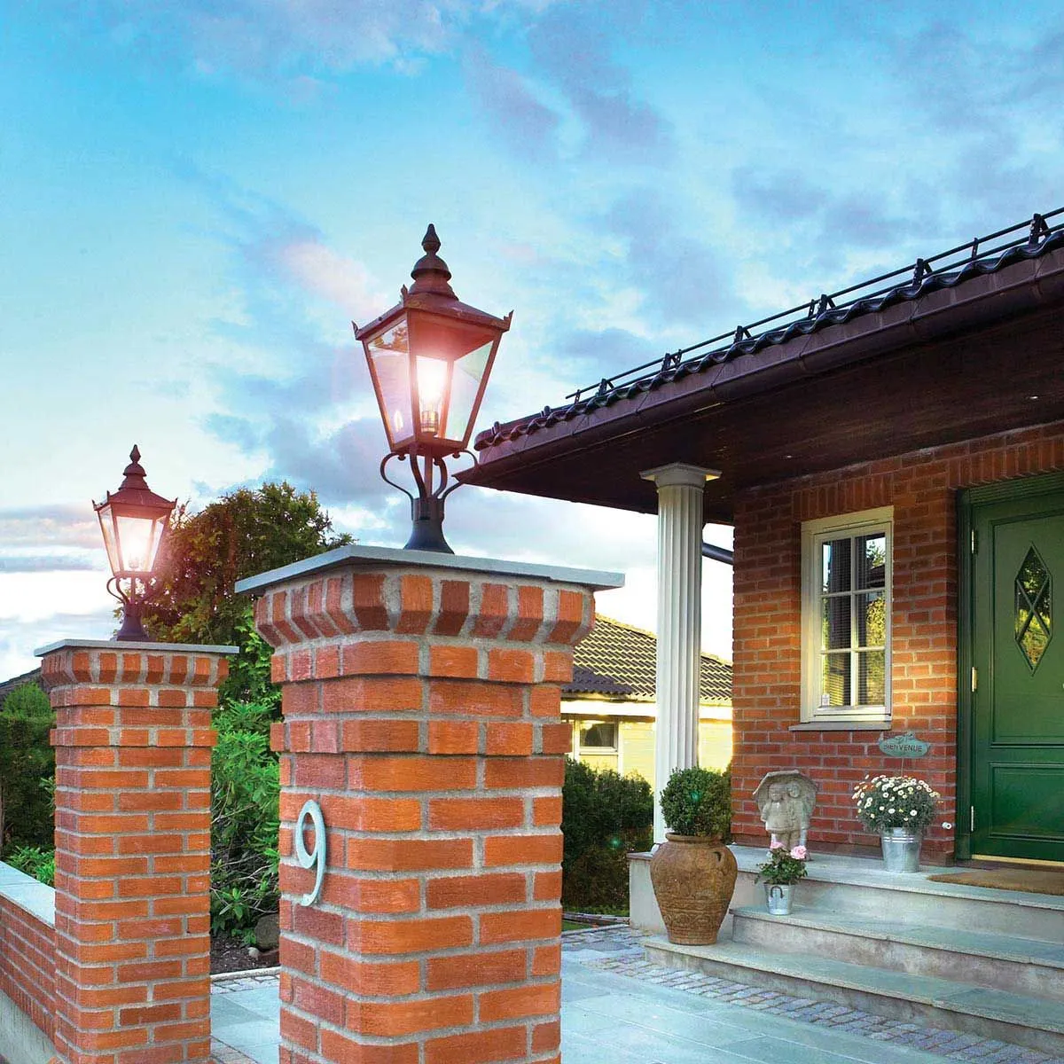 Chelsea 1 Light Pedestal Lantern | Copper