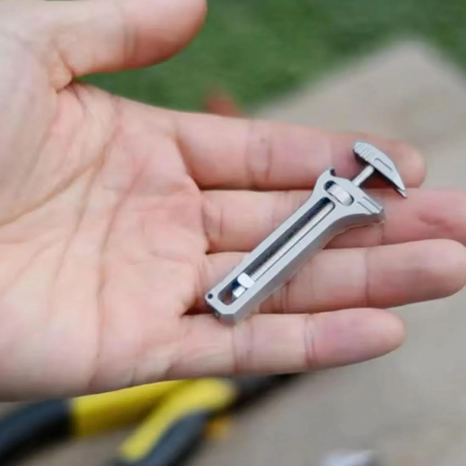 Compact Titanium Multitool, Multifunctional Adjustable Wrench Alloy Tool, Mini Portable Bottle Opener (5Pcs)