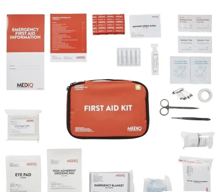 ESSENTIAL COMPACT MOTORIST FIRST AID KIT IN SOFT PACK