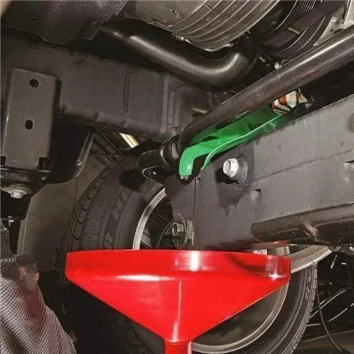 Flexible Oil Funnel Draining Tool - FlexDrain™