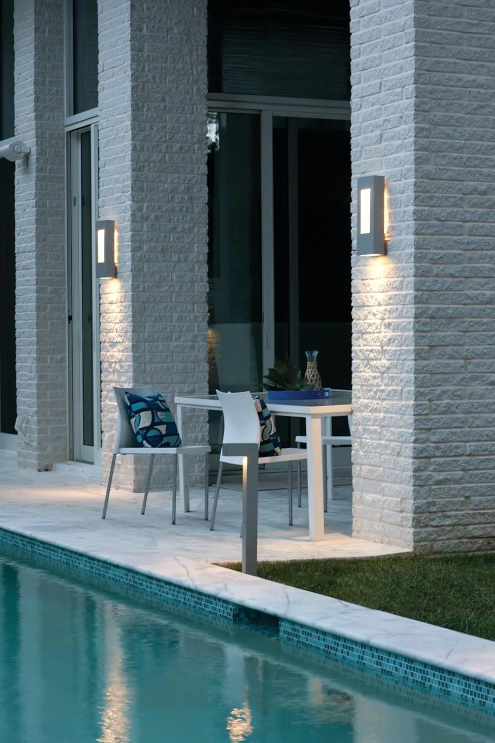 Hinkley Atlantis 1648TT-LED Medium LED Wall Mount Lantern - Aluminum, Dark Sky Compliant, Integrated LED, 120v, Dimmable Titanium