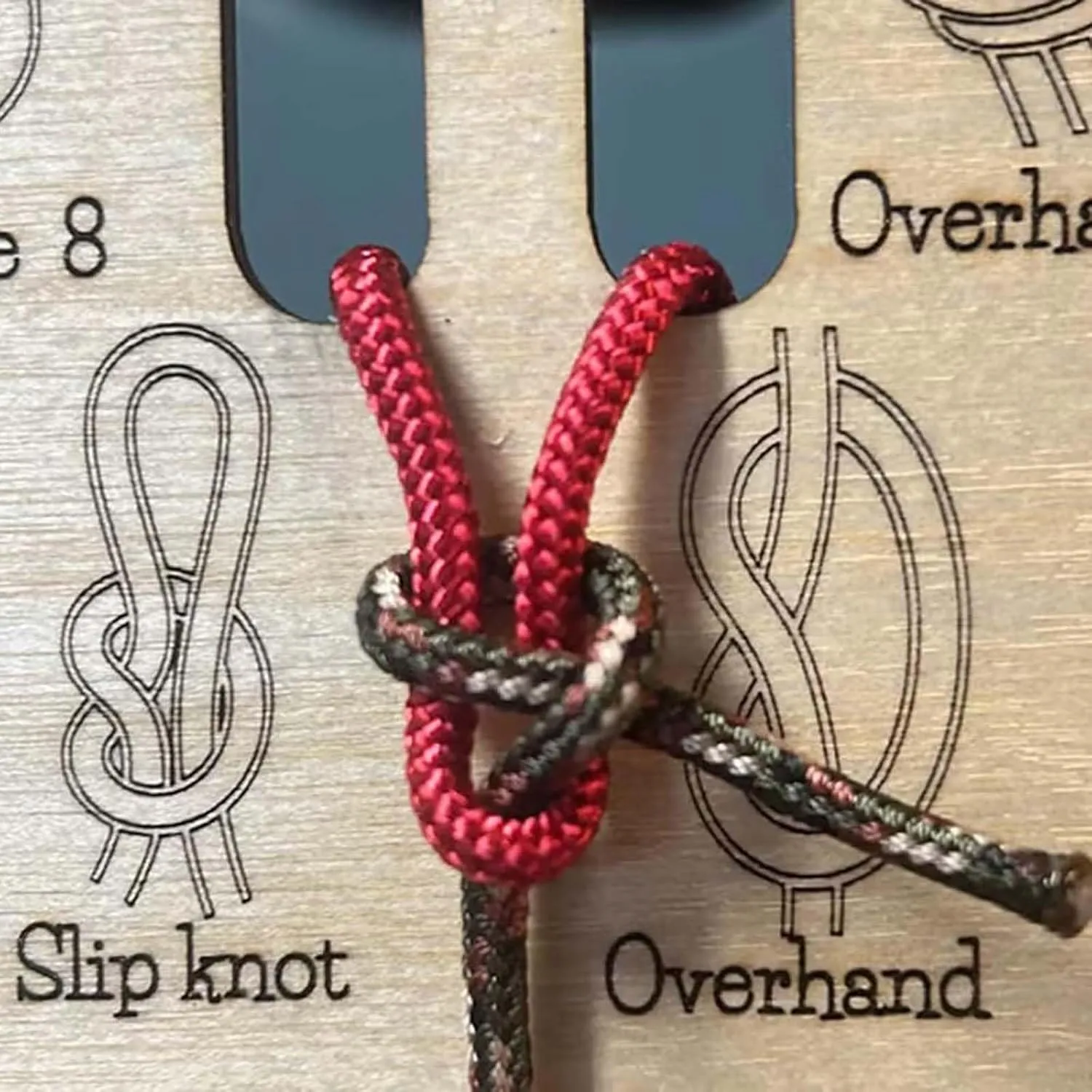 Learn Knot Training Board Kit,16 Popular Knots Practice Board with Guide,Hands-On Paracord Knot Tying Training Tool for Survival, Camping & Outdoor Skills (3, mid)