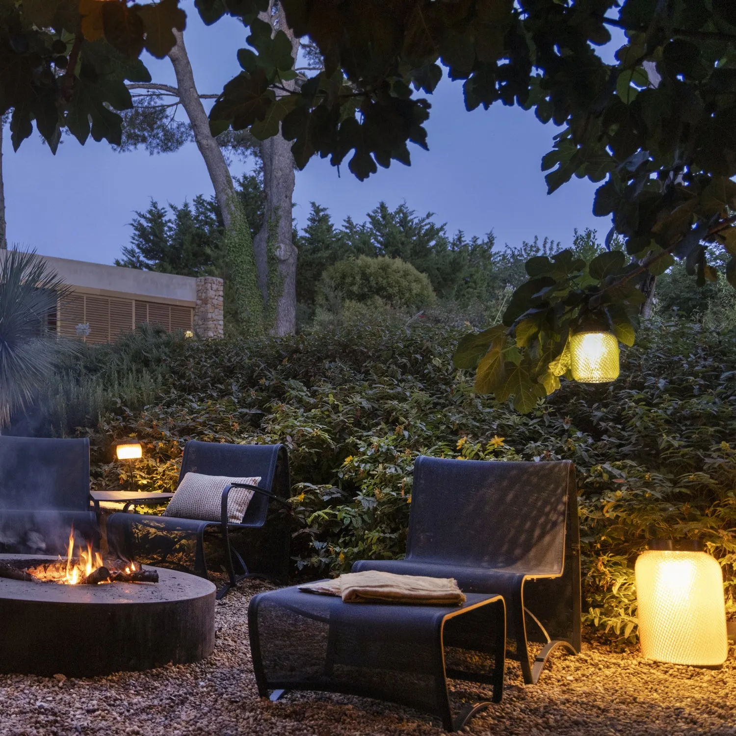 Les Jardins Lolie Solar Lantern