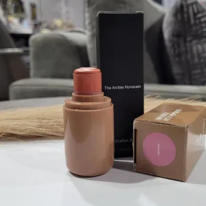 Limited Edition Luxury Travel Beauty Kit – Viral Compact Blush, Radiant Highlighter, Setting Powder, Volumizing Mascara & Pro Blending Sponge – Portable, Trendy & TikTok-Approved