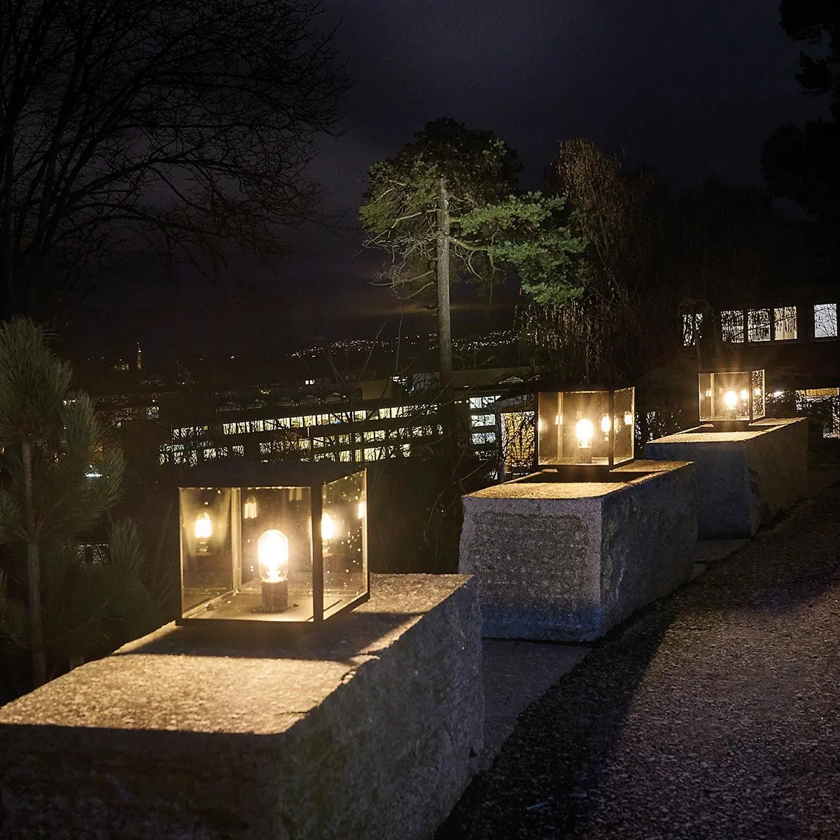 Lofoten 1 Light Pedestal         | Black