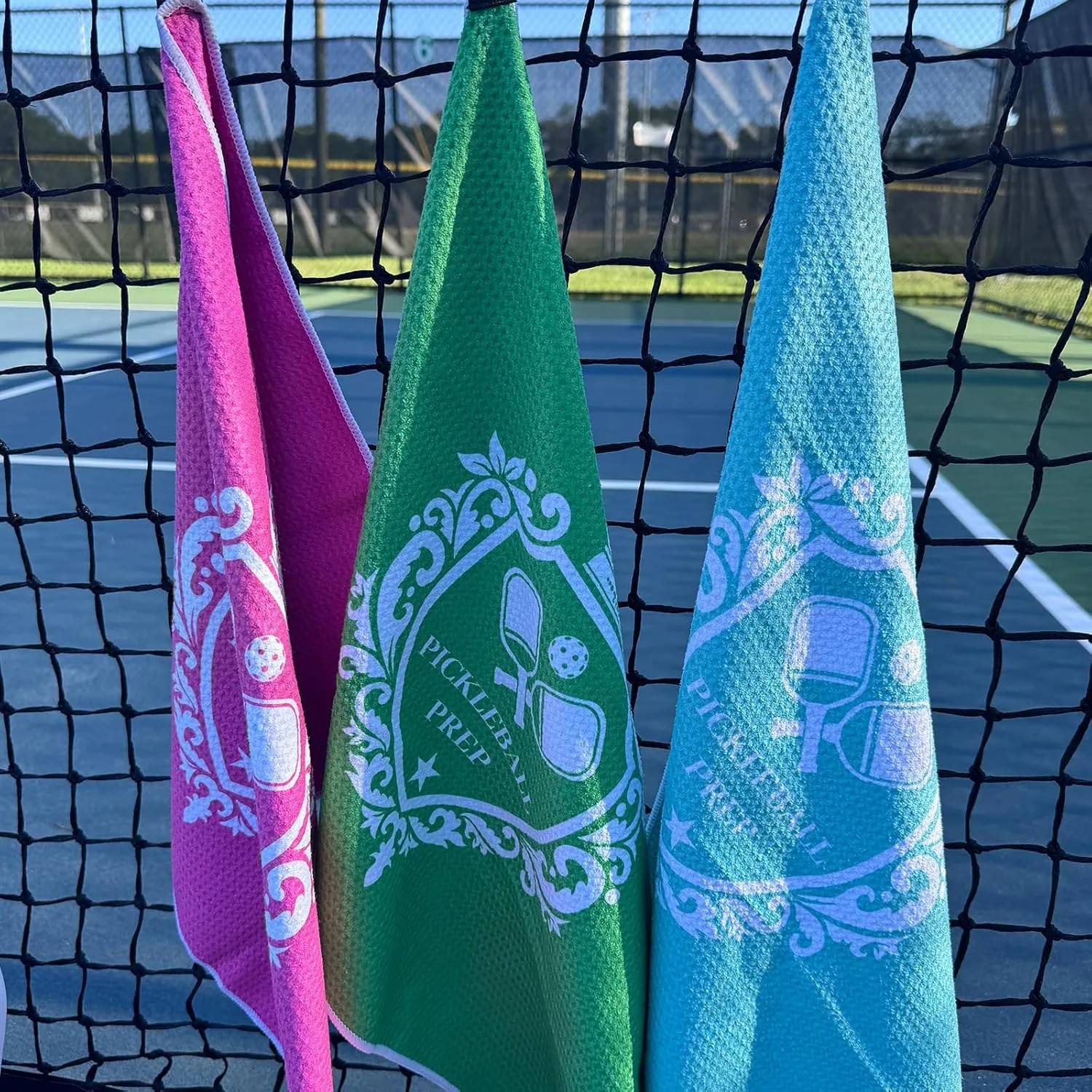 Microfiber Towel with Carabiner Hook - Multipurpose Athletic Towel for Tennis, Golf, Yoga & More - (Pink)