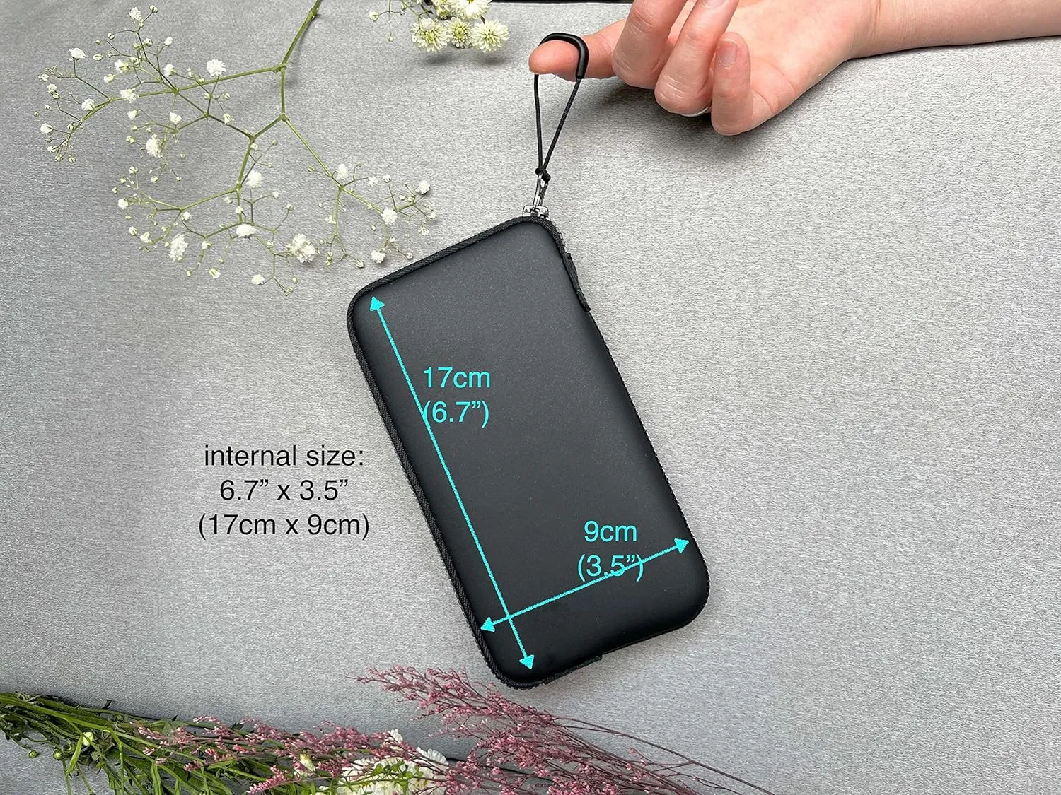 Neoprene Phone Pouch, Lightweight Protective Cellphone Sleeve with Large Zipper Opening, Inner Pocket, Thermal Insulated, Durable Cell Phone Carrier for iPhone & Smartphones [ Carbon]
