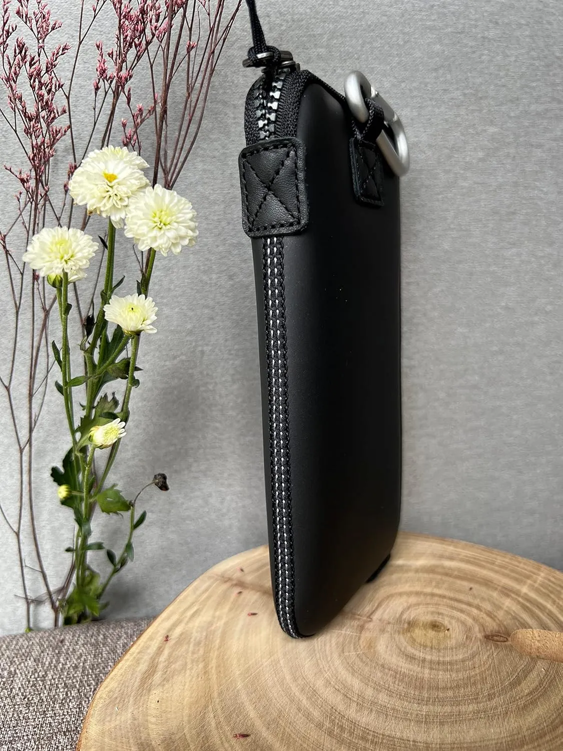 Neoprene Phone Pouch, Lightweight Protective Cellphone Sleeve with Large Zipper Opening, Inner Pocket, Thermal Insulated, Durable Cell Phone Carrier for iPhone & Smartphones [ Carbon]
