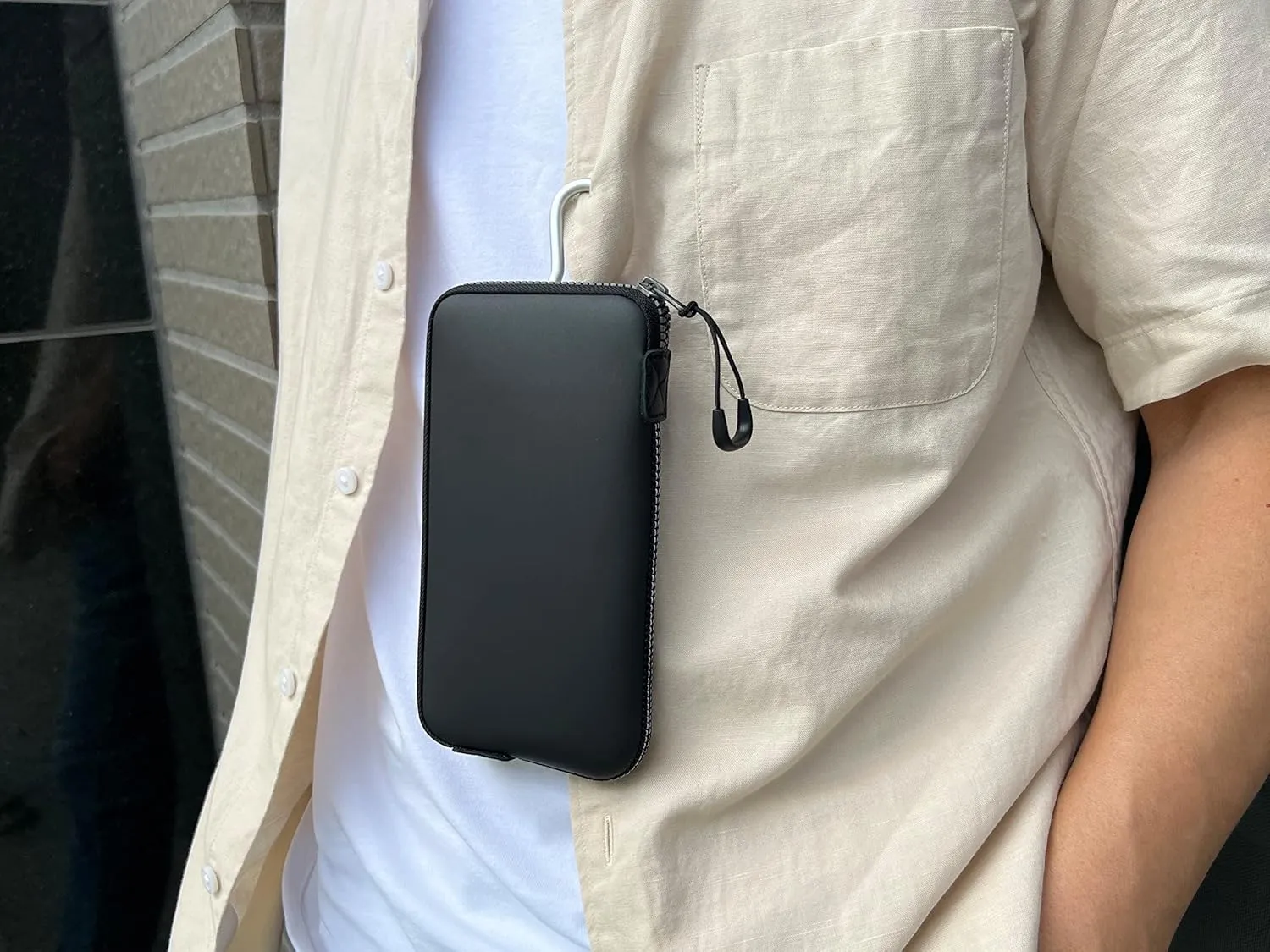 Neoprene Phone Pouch, Lightweight Protective Cellphone Sleeve with Large Zipper Opening, Inner Pocket, Thermal Insulated, Durable Cell Phone Carrier for iPhone & Smartphones [ Carbon]