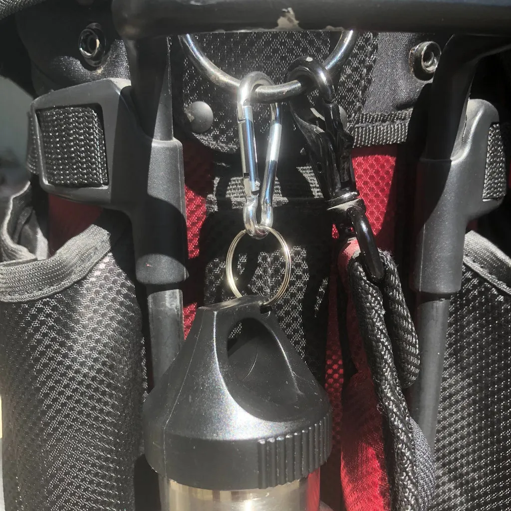Screw cap for thermos bottle with carabiner clip