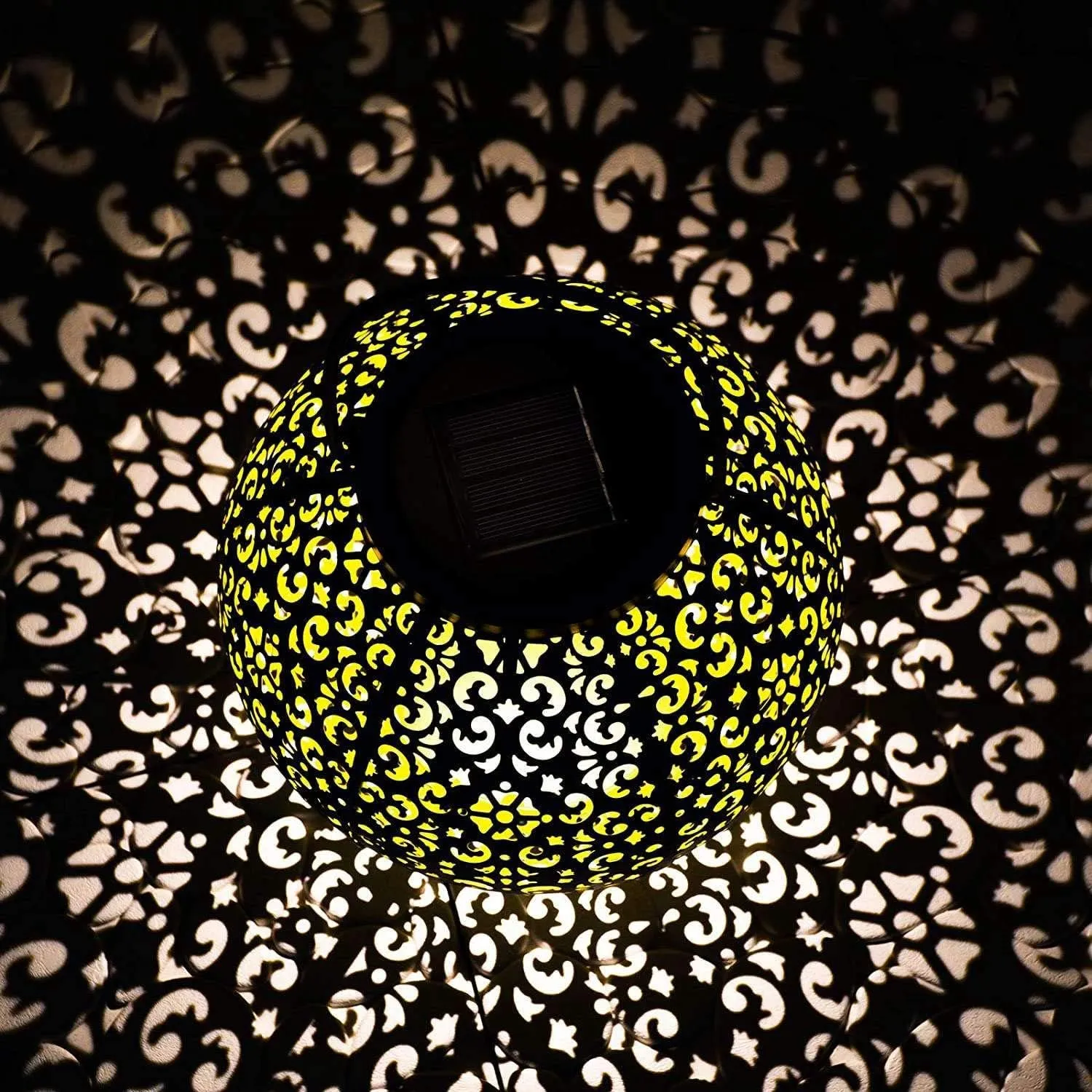 Solar Lantern Light Outdoor Hanging Garden Lights Metal Lamp for Patio Outside or Table