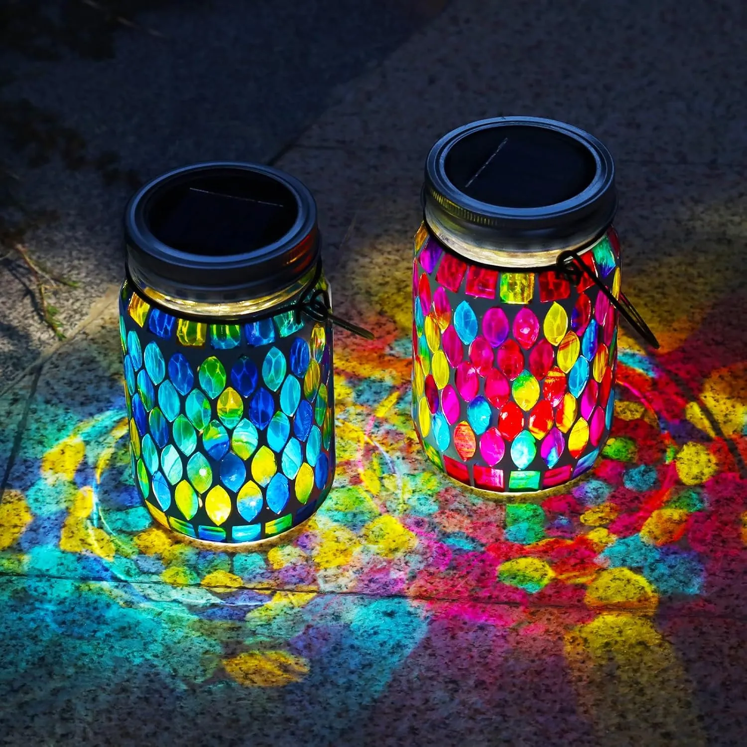 VOREEN 2 Pack Mosaic Solar Lanterns, Outdoor Glass Hanging Lights, Solar Table Lamps, Waterproof Night Lights, Jar Lantern, Gift for Dad, Decor for Garden, Patio, Yard, Balcony, Blue&Red